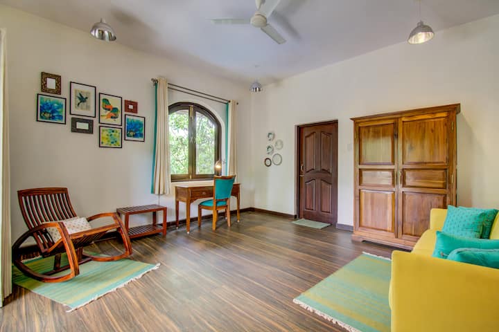 Living room image 11
