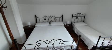 Casa Barone camera mansarda per cinque