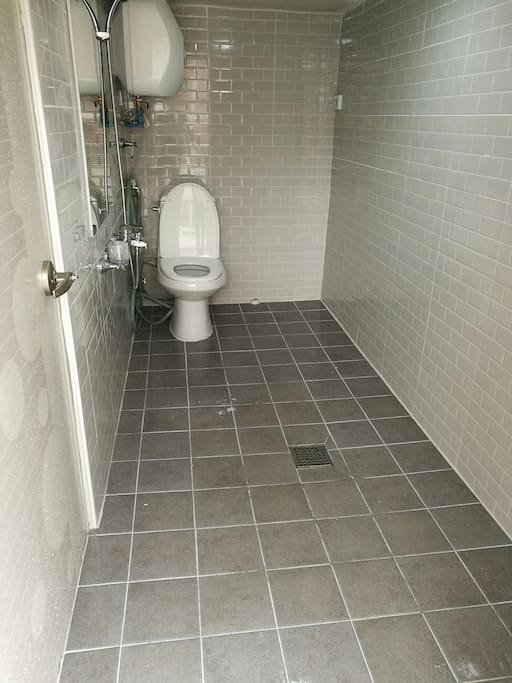 별도 화장실입니다
Separated bathroom