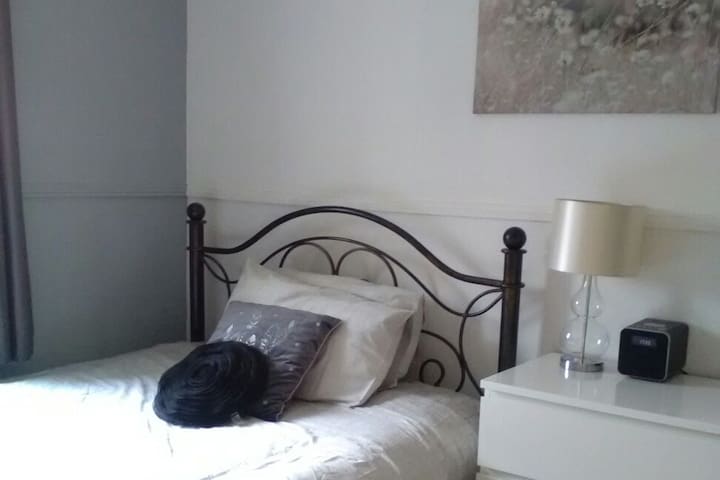 King Room  in clean friendly home