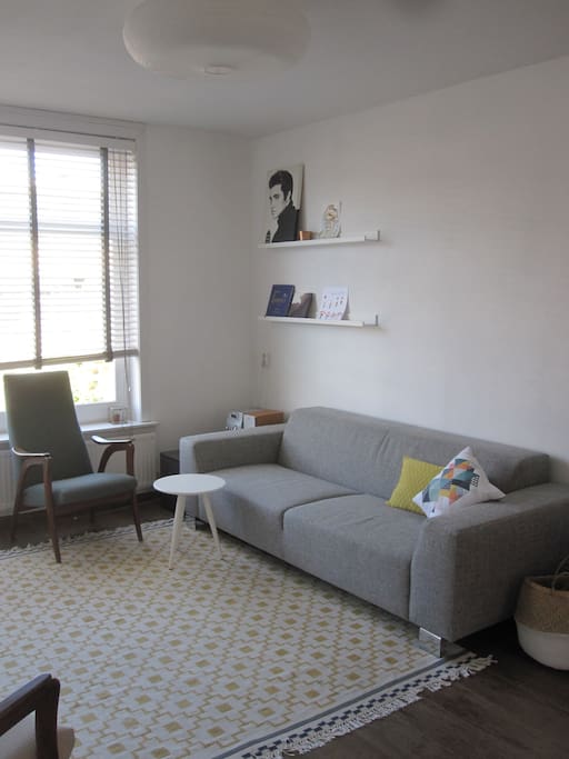 spacious livingroom