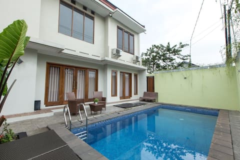 Villa Mollien with private pool, karaoke 12 person