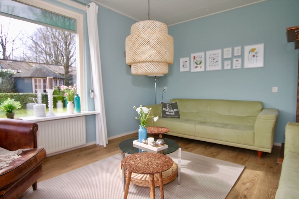 Ruime lichte woonkamer
