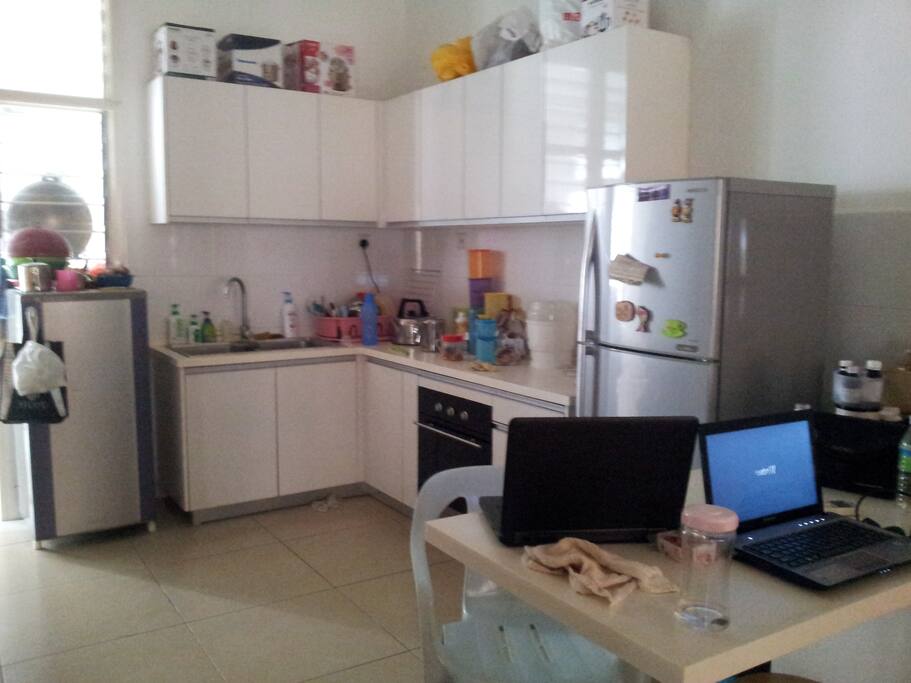 Dry kitchen