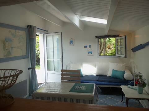Top Airbnb: The Cabanon in L'île D'yeu