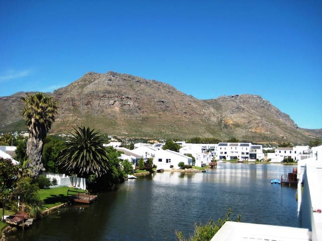 Four Bedroom Holiday Home with SOLAR Power gallery image 2