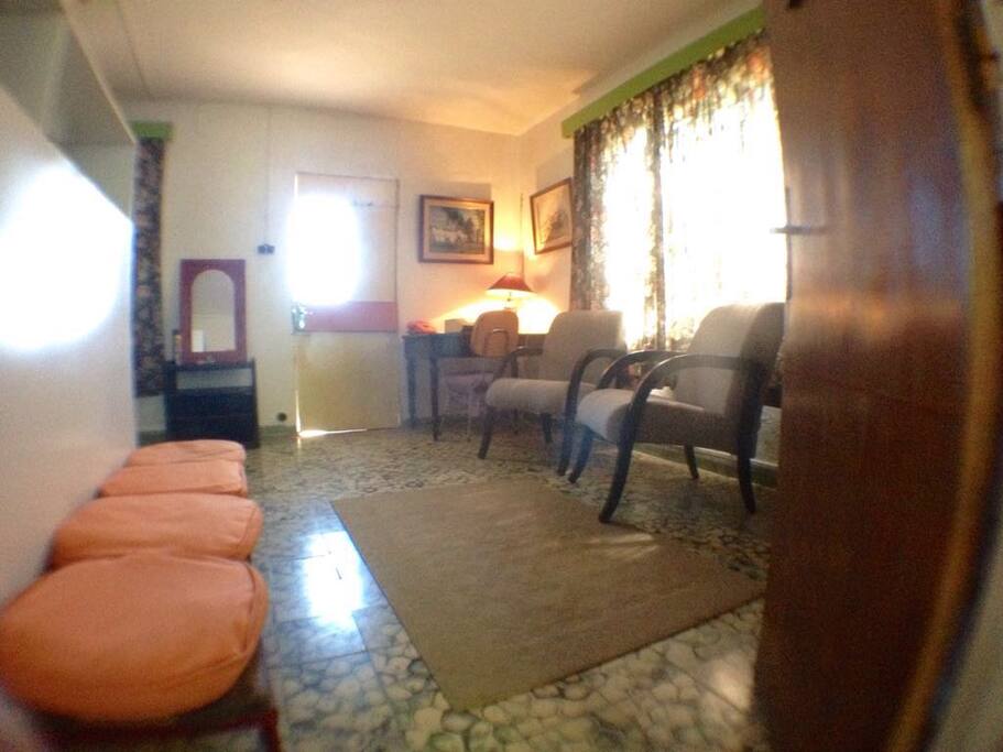 View from the kitchen to the living room / bedroom