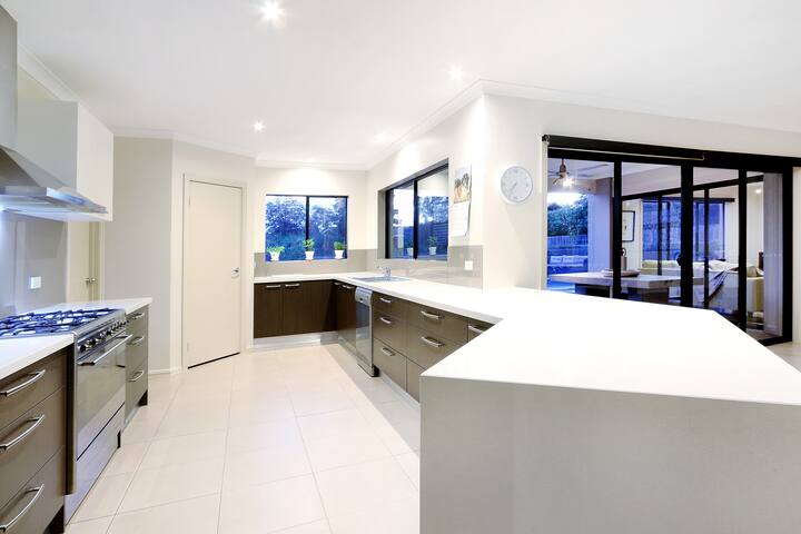 Entire House – Mount Martha gallery image 3