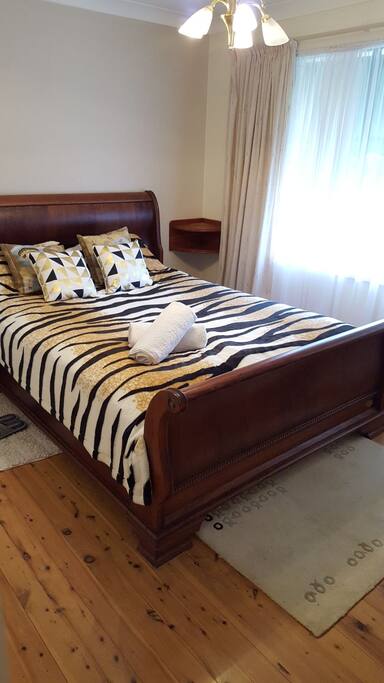 Master bedroom with queen size bed