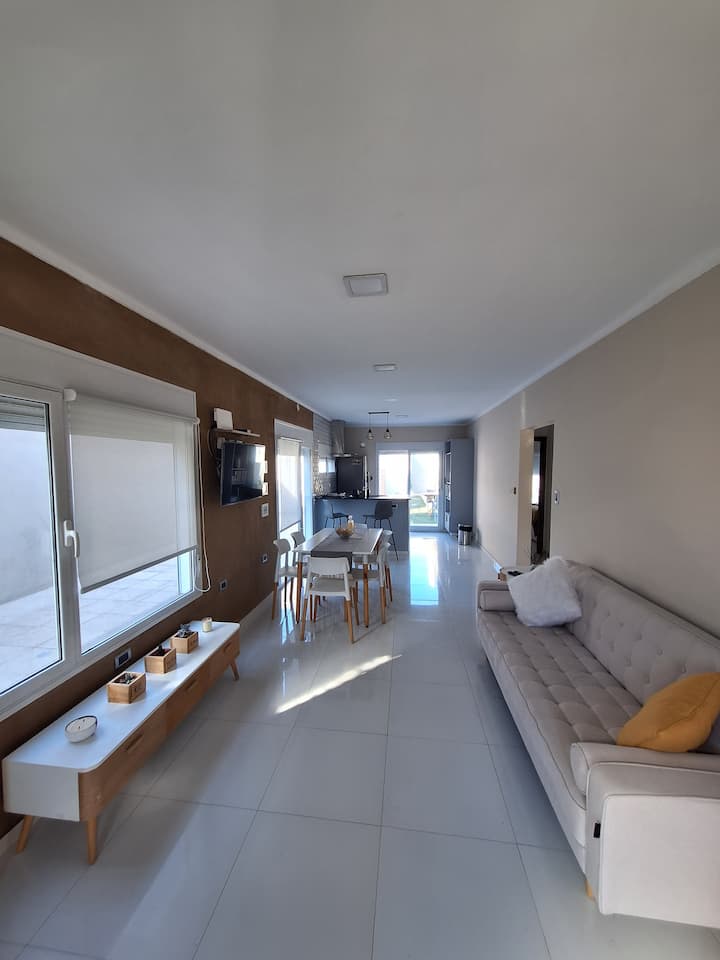 Casa A Estrenar Con Pileta - Necochea