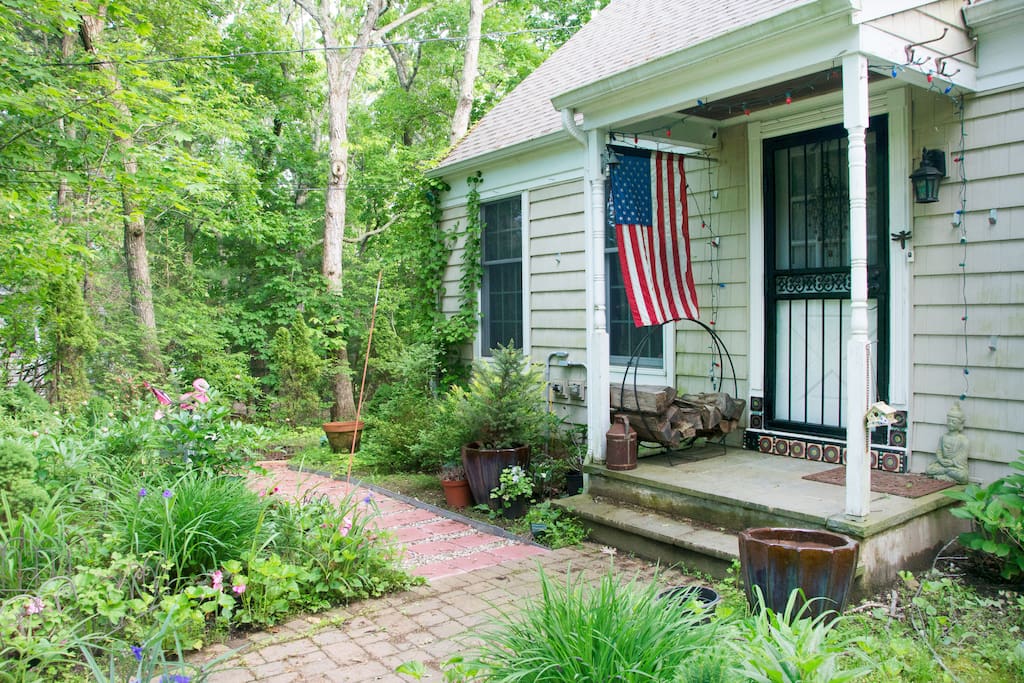 By The Bay B&B, Cutchogue, NY Apartments for Rent in Cutchogue, New York, United States