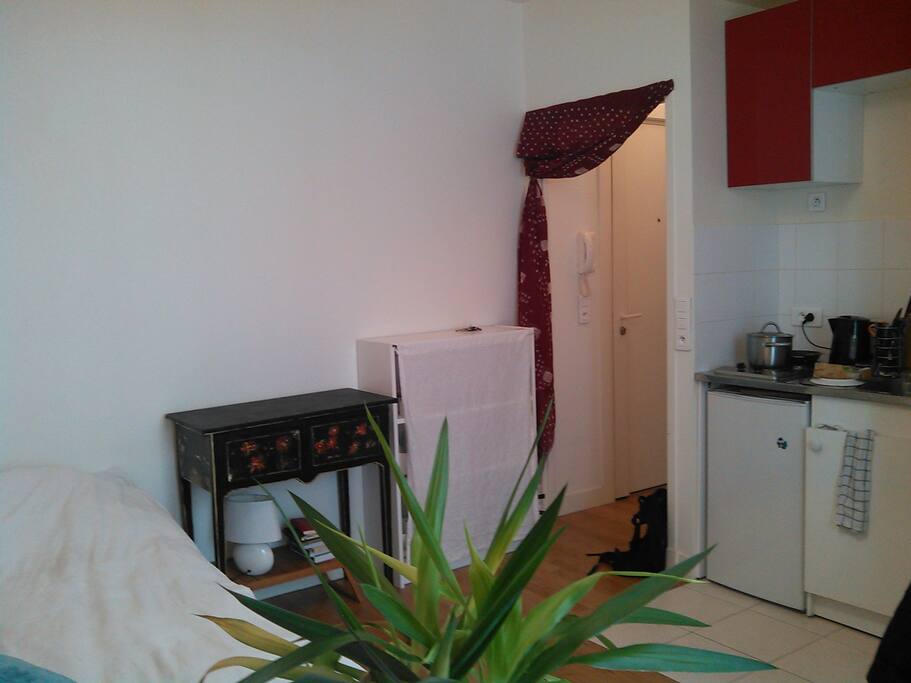 A full furnished kitchenette