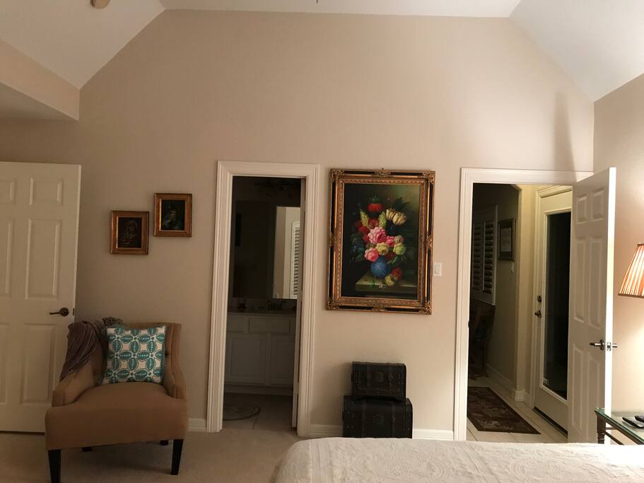 Private entrance into guest suite - no need to enter home.
