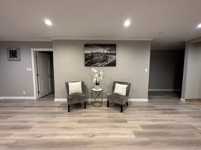 Cozy Home with Pool & Jacuzzi gallery image 4