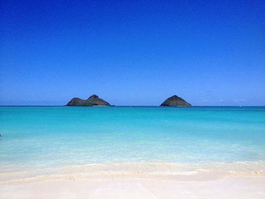 Lanikai's majestic Mokulua Islands are both clearly visible from the house.