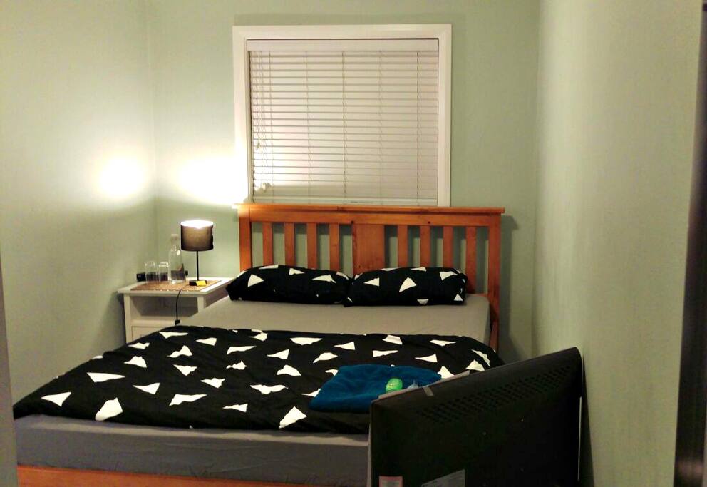 Airbnb Queanbeyan | cozy room for couples ladies in family environment Airbnb Queanbeyan | cozy room for couples ladies in family environment