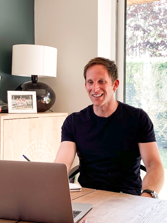 Mostrar imagem fornecida pelo anfitrião em ecrã inteiro