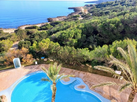 Airbnb con mejor rendimiento: Marina Park beach apartment plus pool with luxury bathroom en Illes Balears