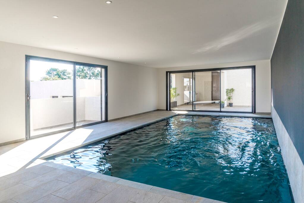 Piscine intérieure