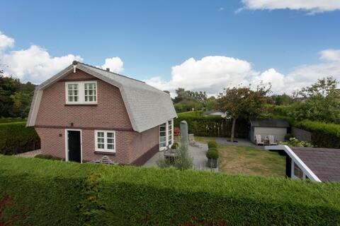 Rustic Holiday Home in Noordwijk close to Dunes
