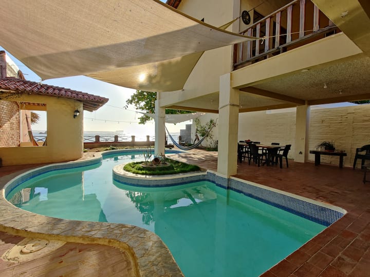 "RocaMar" Salinitas beach house, facing the sea. Houses for Rent in
