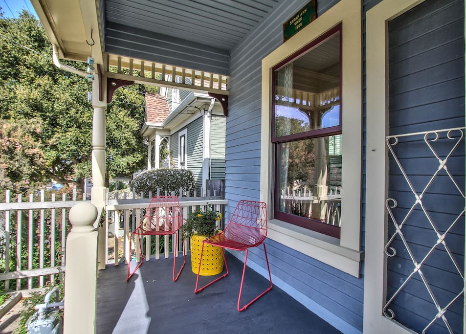 You'll be tempted to sit on the porch after a day of sightseeing.