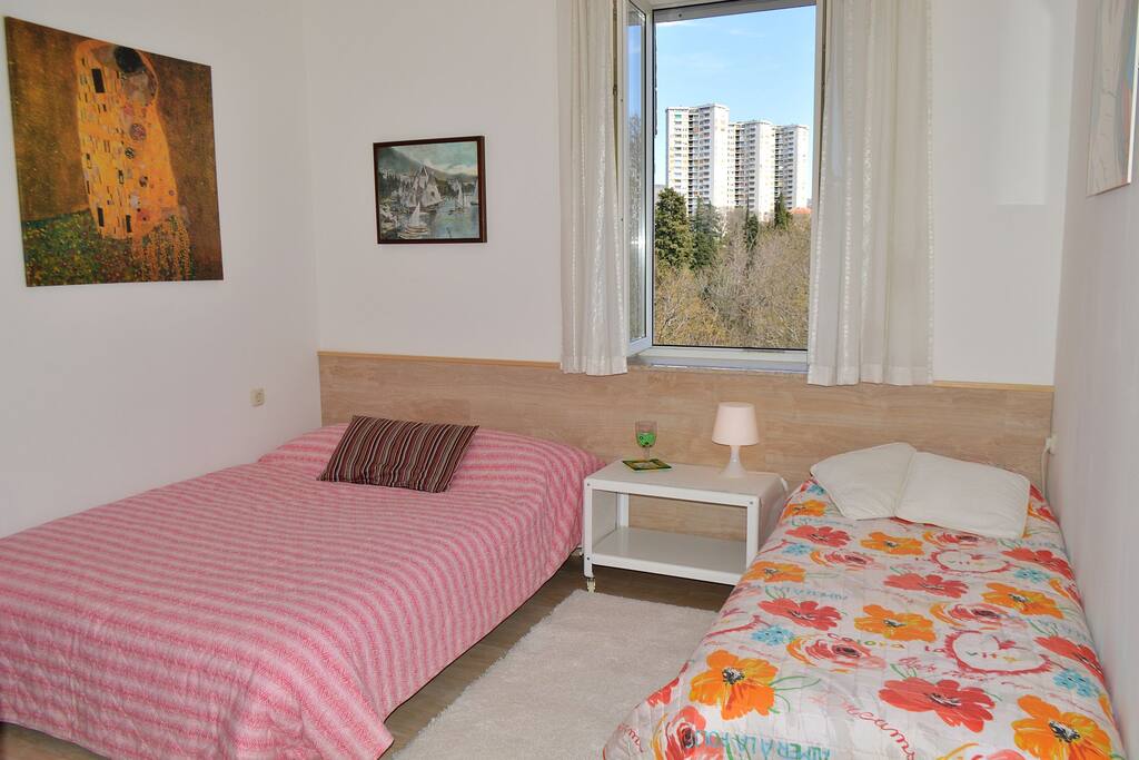 1st bedroom