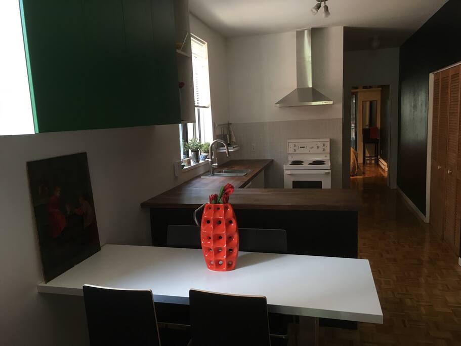 table à manger quatre couverts
