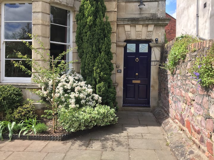 Funky garden maisonette in Redland with parking