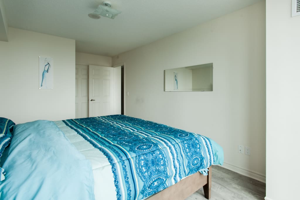 King bed with posturepedic mattress