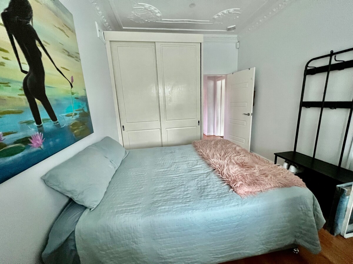 Chumba cha kulala 4 na kitanda cha Malkia