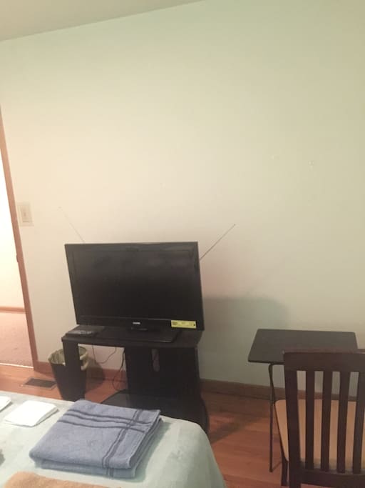 Tv & work station