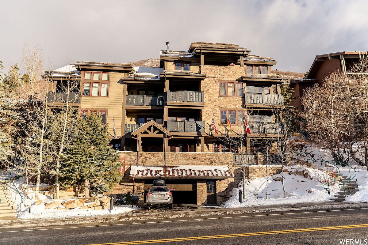 Stunning Ski Lodge Penthouse Unit- Deer Valley