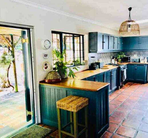 Mediterranean Style Beauty gallery image 3