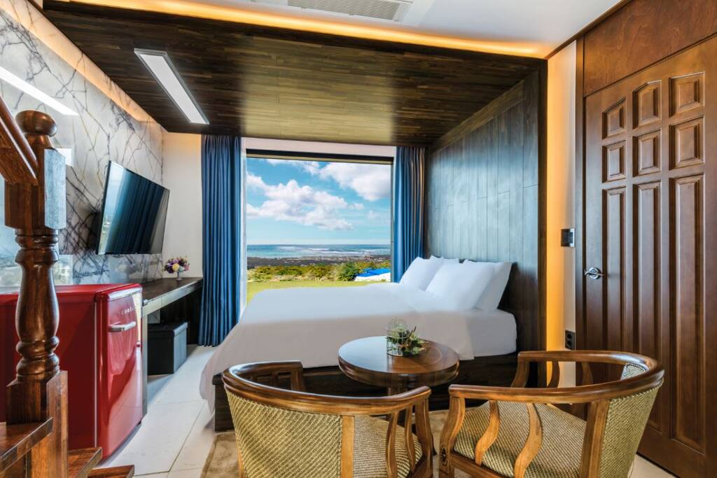 객실 킹침대 1
Room King Bed 1