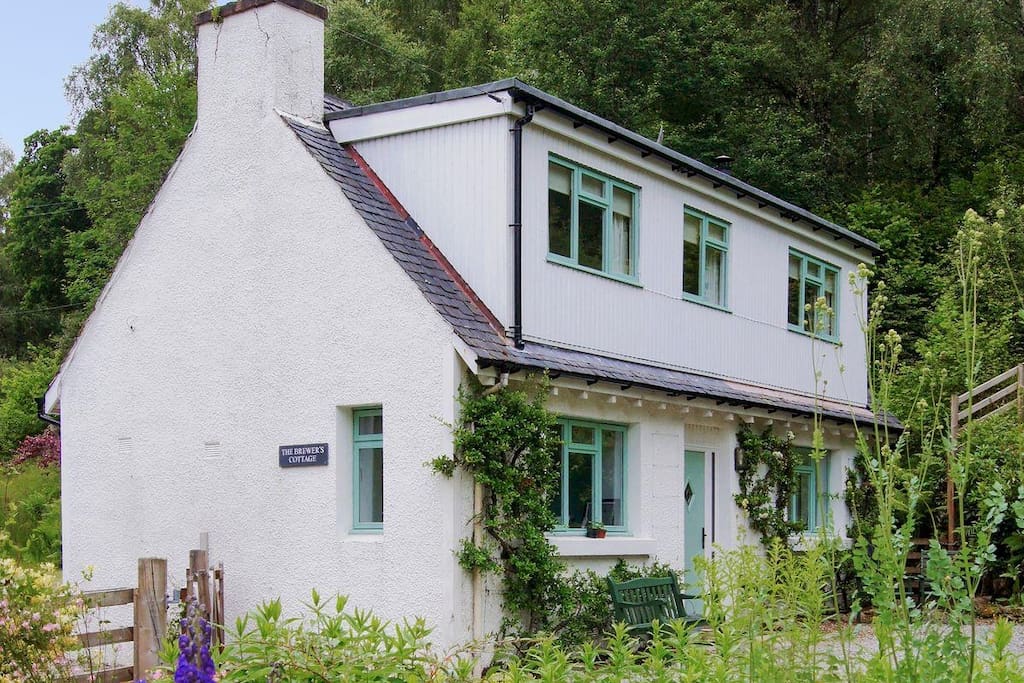The Brewers Cottage in summer