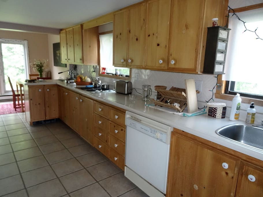 Spacious kitchen, fully equipped, great for cooking