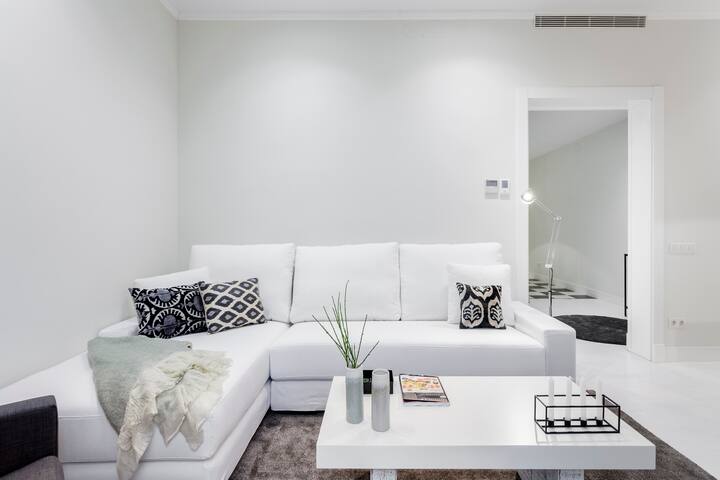 Elegant & central, 2BR in Salamanca – ALC gallery image 5