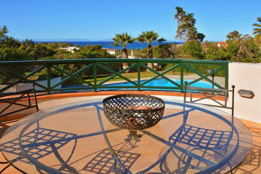 Balcony with view to the swimming pool - first floor