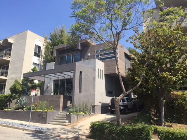 New designer studio in Weho's best location