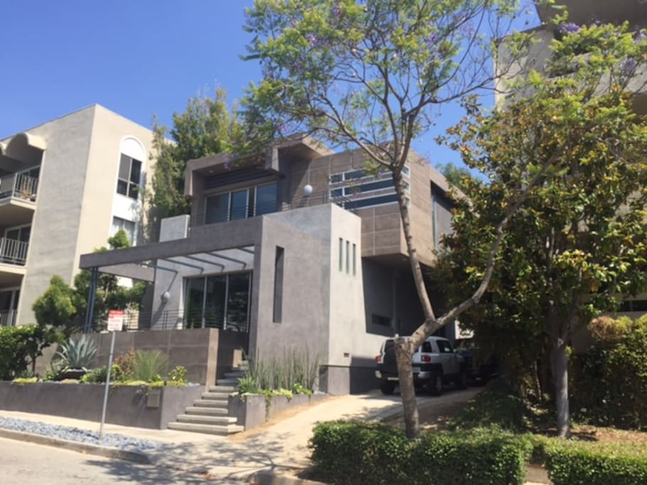 5 star guest suite in L.A.'s  best location