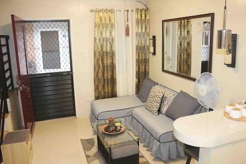 E4- Your own private apartment unit w/ parking