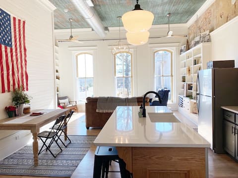 Loft 163 (Historic Downtown Building)