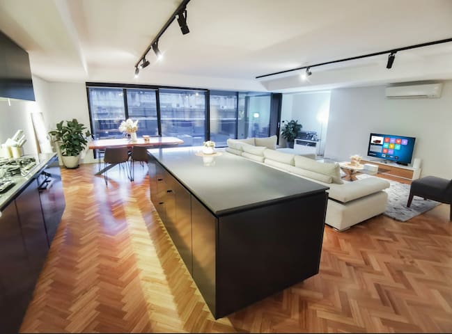 Mel Central 3B2B+1 parking QV1 / 152sqm