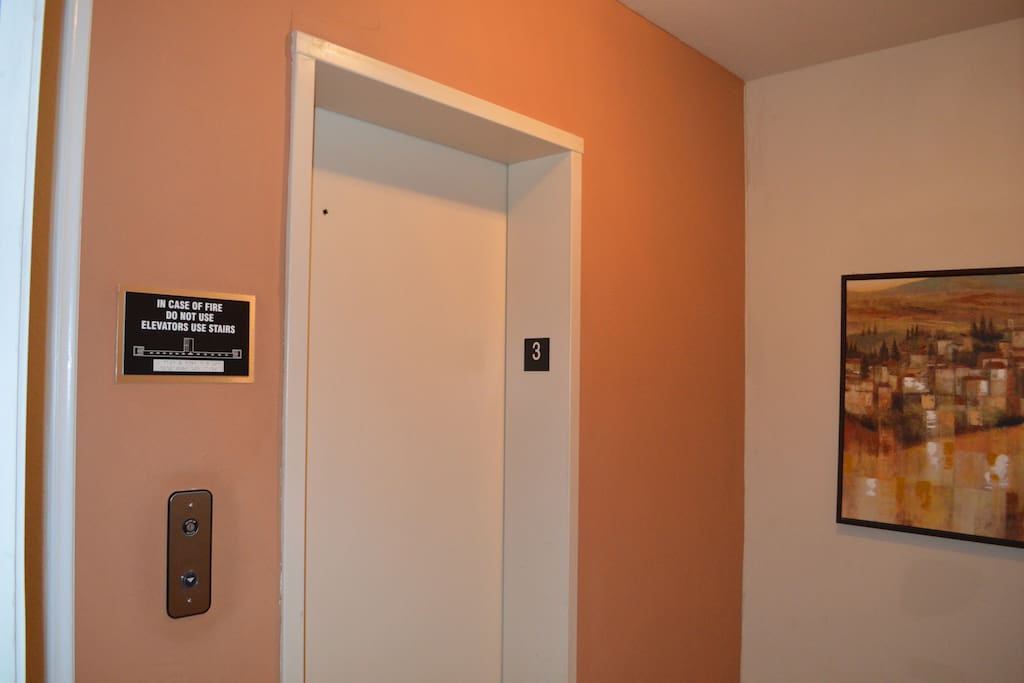 Elevator / Elevador