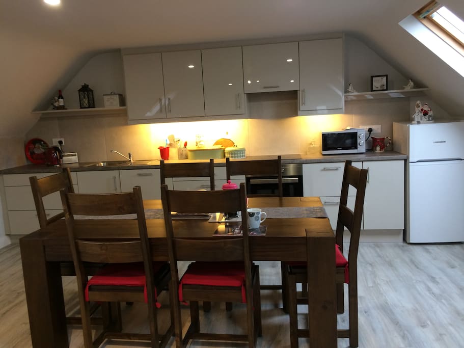 Kitchen/Dining Area