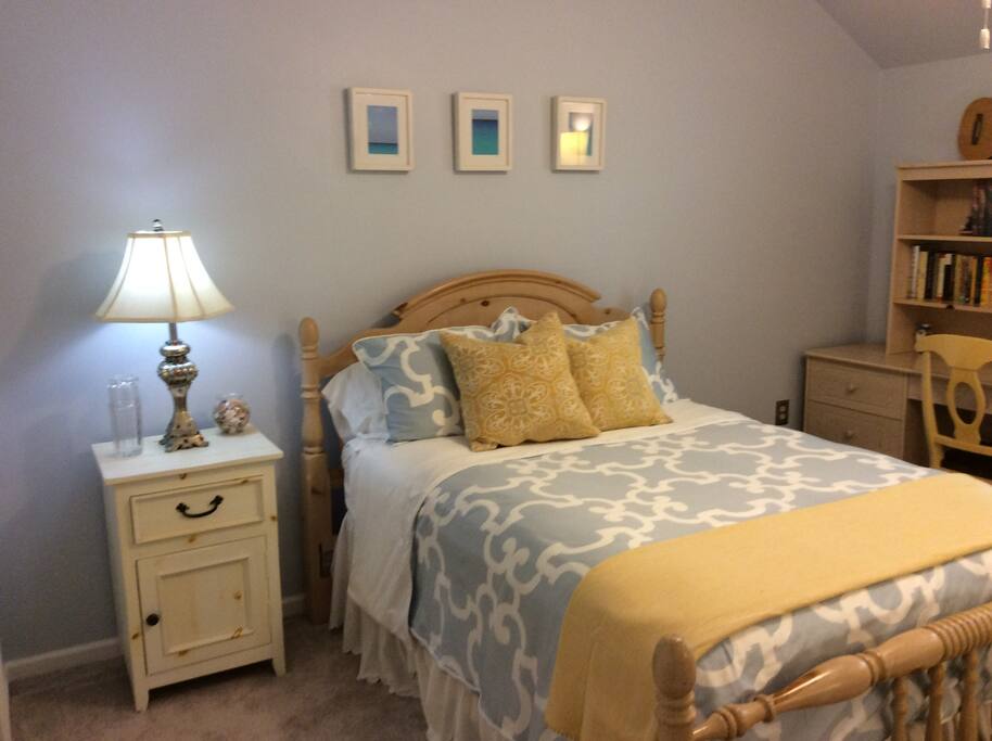 Private room with desk area