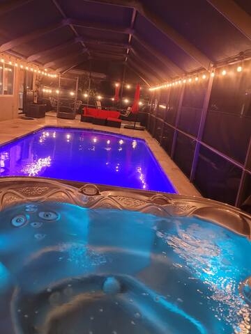 Heated pool, Jacuzzi, Bbq,close to Sawgrass Mall.