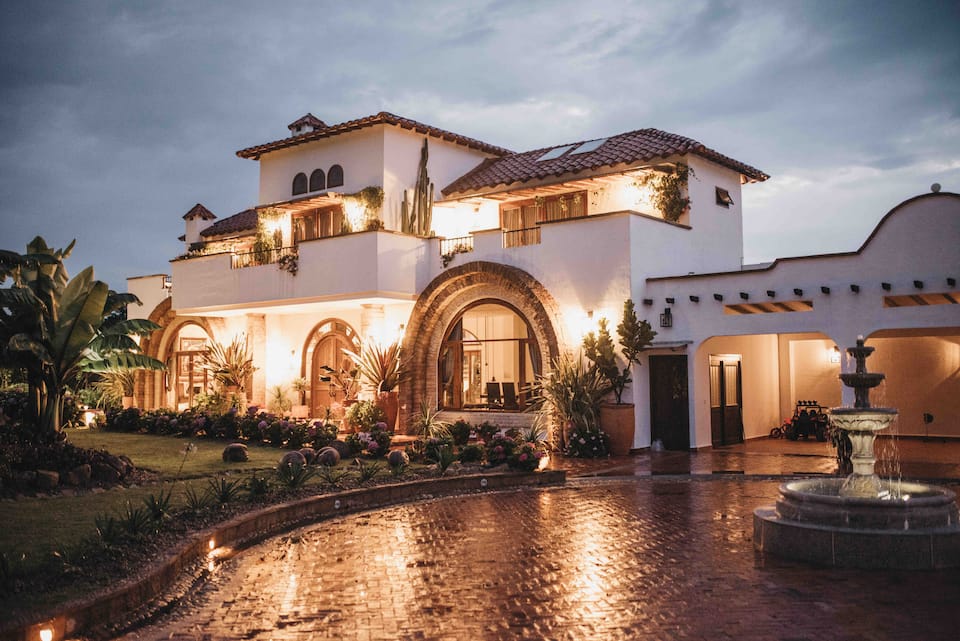 Top-earning Airbnb listing in Villa de Leyva, 17 bedrooms