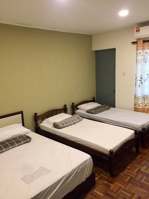 TRIPLE BEDROOM